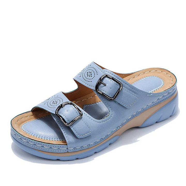 Verstellbare orthopädische Damensandalen, weite Passform, optimaler Halt für gesunde Füße im Sommer.