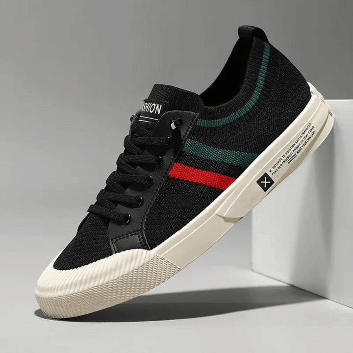 Detail: Atmungsaktives Mesh-Gewebe der leichten Herren Laufschuhe, perfekt für Sport & Alltag.