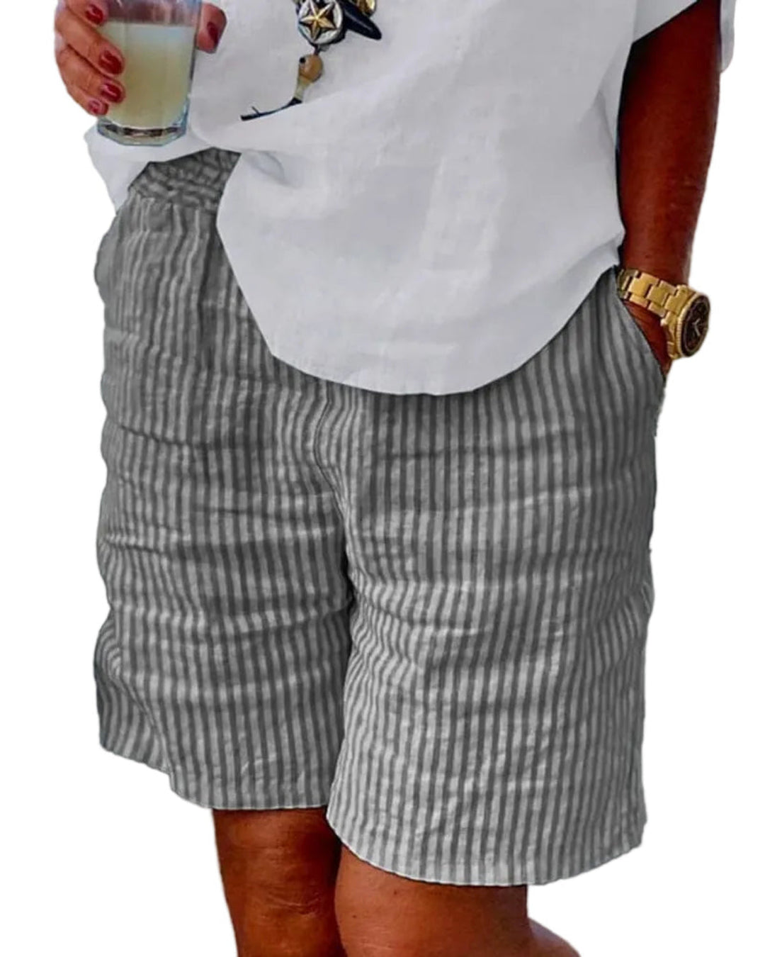 Modische Damen Shorts mit Streifenmuster, perfekt für den Alltag & entspannte Sommerlooks. Bequemer, leichter Stoff.