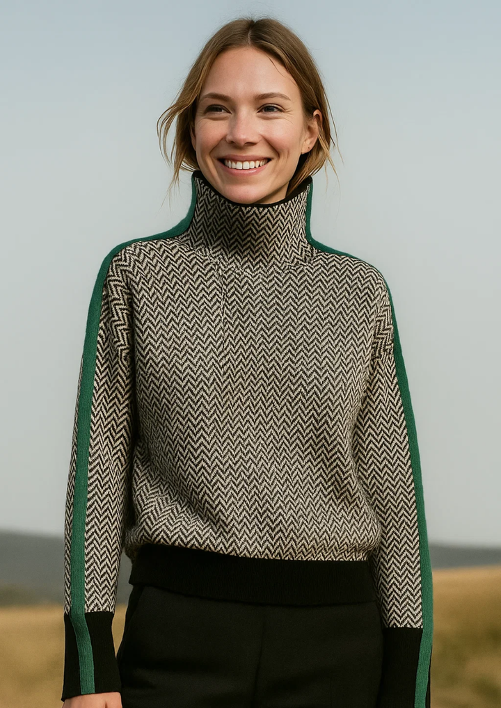 Gestreifter Damen Strickpullover mit Stehkragen. Komfortabler Freizeit-Pullover für stilvolle Looks.