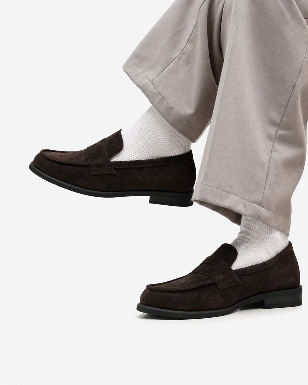 Herren Sommer Slipper Loafer in Wildlederoptik, atmungsaktiv & bequem für elegante Freizeitlooks und Alltag.