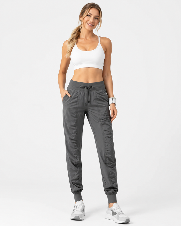 Vielseitige Damen Activewear: Faltenfreie Sporthose, schnelltrocknend & dehnbar. Perfekt für Workout, Reisen & Alltag.