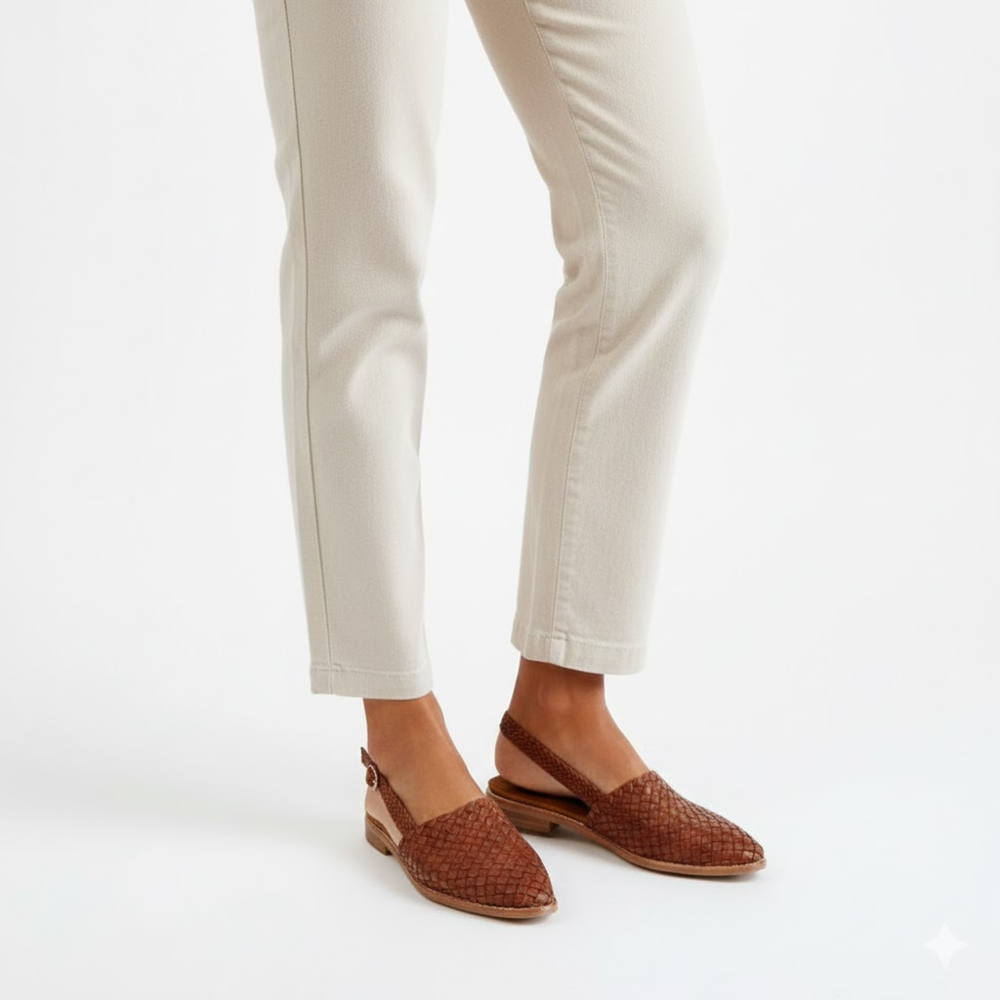 Stylische geflochtene Slingbacks für Damen, spitz zulaufend & bequem. Perfekte Damenschuhe für Frühling & Sommer.