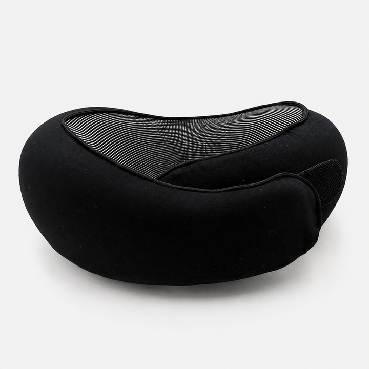 Leichtes und faltbares Reise Nackenkissen aus Memory Foam, ideal für Rucksack oder Koffer.