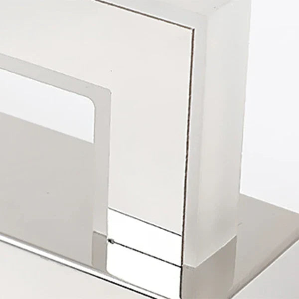 Design LED Leuchte für Badezimmer, minimalistisch und modern. Hochwertige Spiegelleuchte.