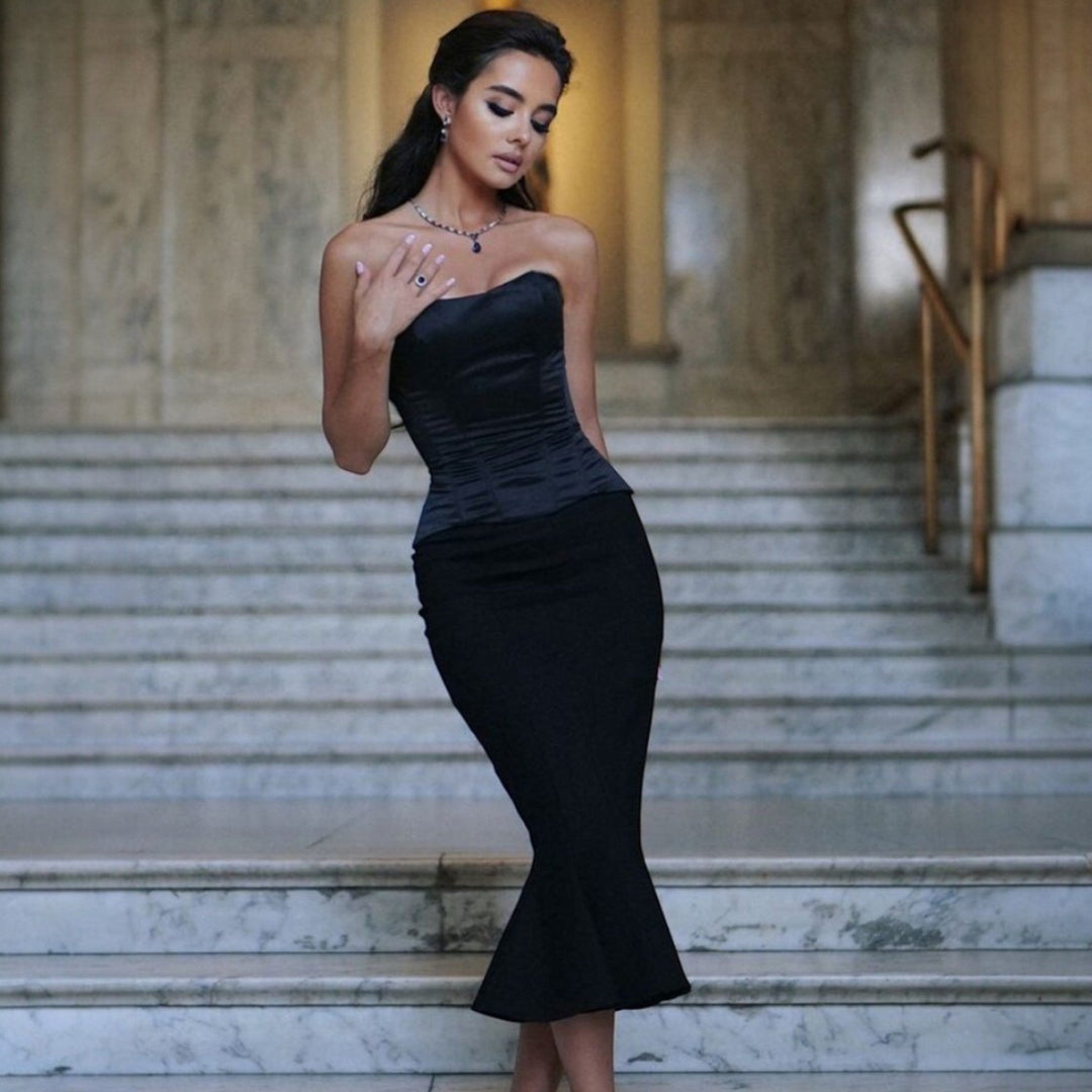 Modernes Damen Bustier-Top als Korsett mit Reißverschluss; elegantes Statement-Piece für besondere Abende.