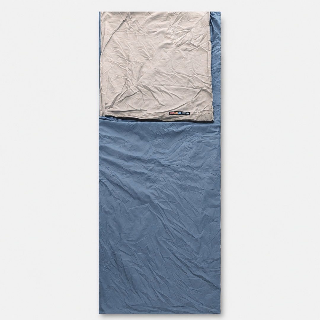 Kompakter Ultraleicht-Schlafsack, perfekt für Wanderungen und Rucksackreisen, platzsparend & leicht.