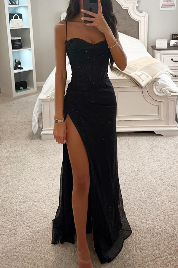 Figurbetontes Damen Partykleid mit Korsett-Oberteil & schmeichelnder Drapierung. Stilvolles Abendkleid für besondere Momente.