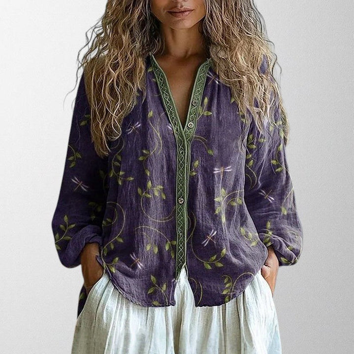 Sommerliche Damen Bluse mit stilvollem Blattmuster und Stickerei. Lockere Passform, Knopfleiste, perfektes Vintage Oberteil.