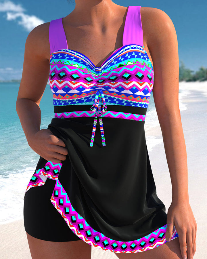 Lila Damen Badeanzug Einteiler mit maritimen Streifen & eleganter Schnürung, ideal für Strand & Pool.