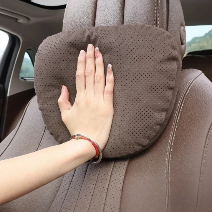 Nackenkissen für Auto-Fahrten, weich und stützend, erhöht den Reisekomfort erheblich.