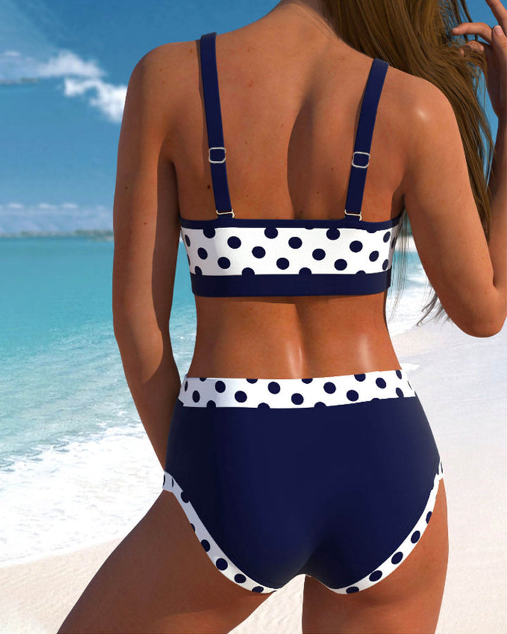Modischer Zweiteiler High-Waist Bikini im Patchwork-Design mit Erbsenprint. Perfekte Bademode für Strand & Poolurlaub.