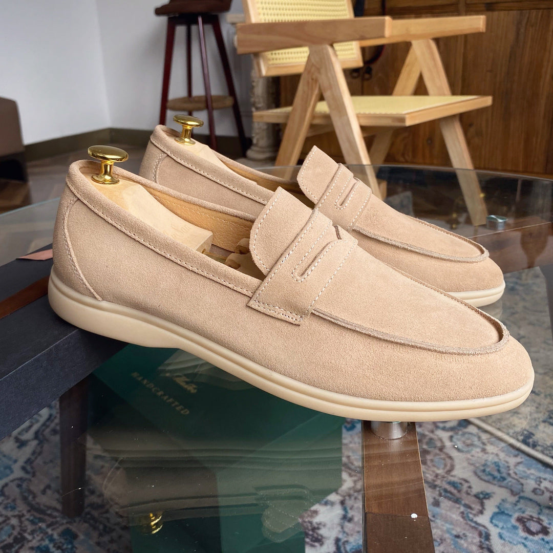 Elegante beige Herren Loafer Slip-On, ideal für Business & Freizeit. Handgefertigt, komfortabel & zeitlos.