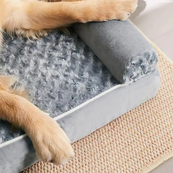 Komfortables orthopädisches Hundebett für grosse Hunde. Waschbares Haustierbett in Grau-Lila für entspannten Schlaf.