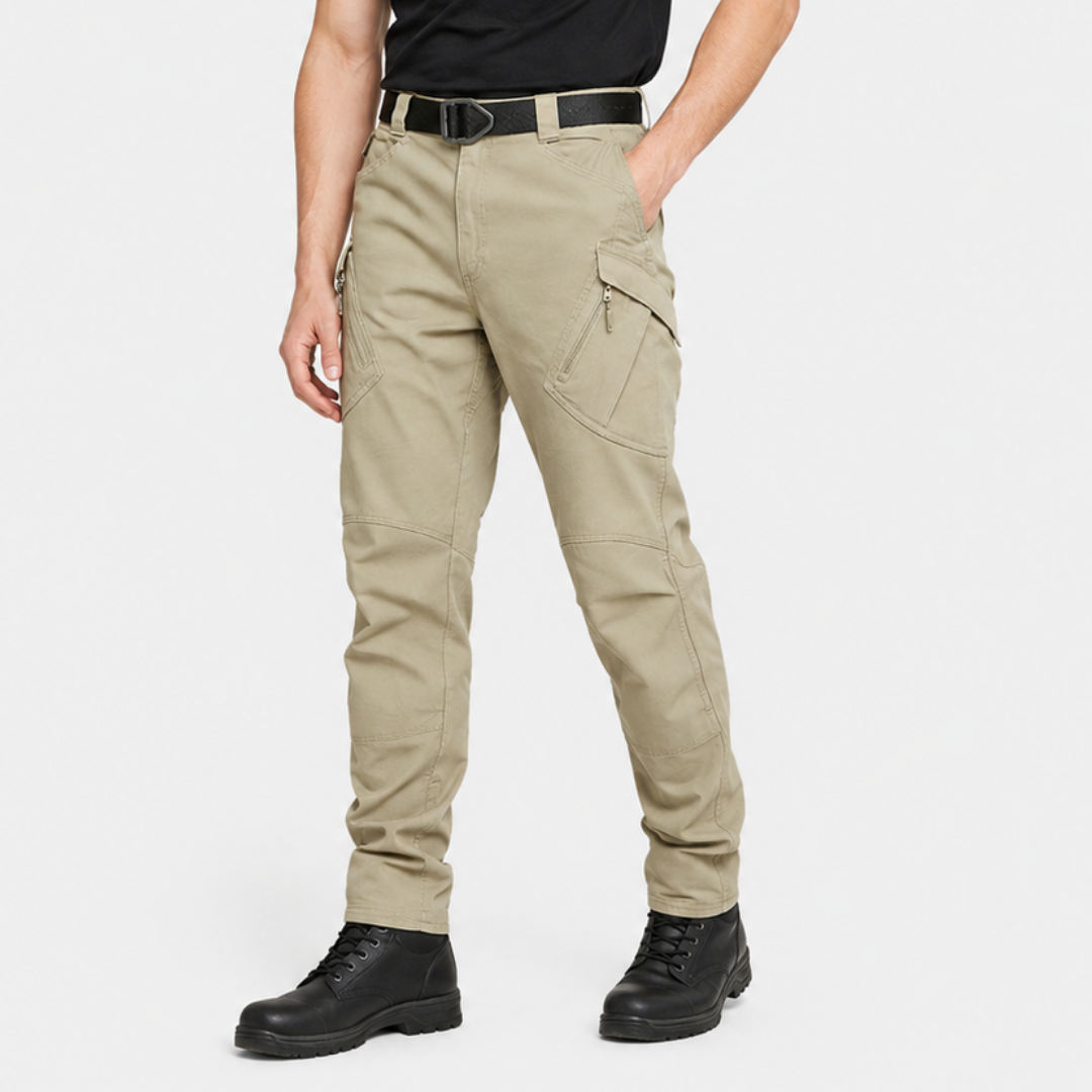 Funktionale Herren Cargo-Hose mit vielen praktischen Taschen. Ideal für Werkzeug, Ausrüstung & Outdoor-Aktivitäten.