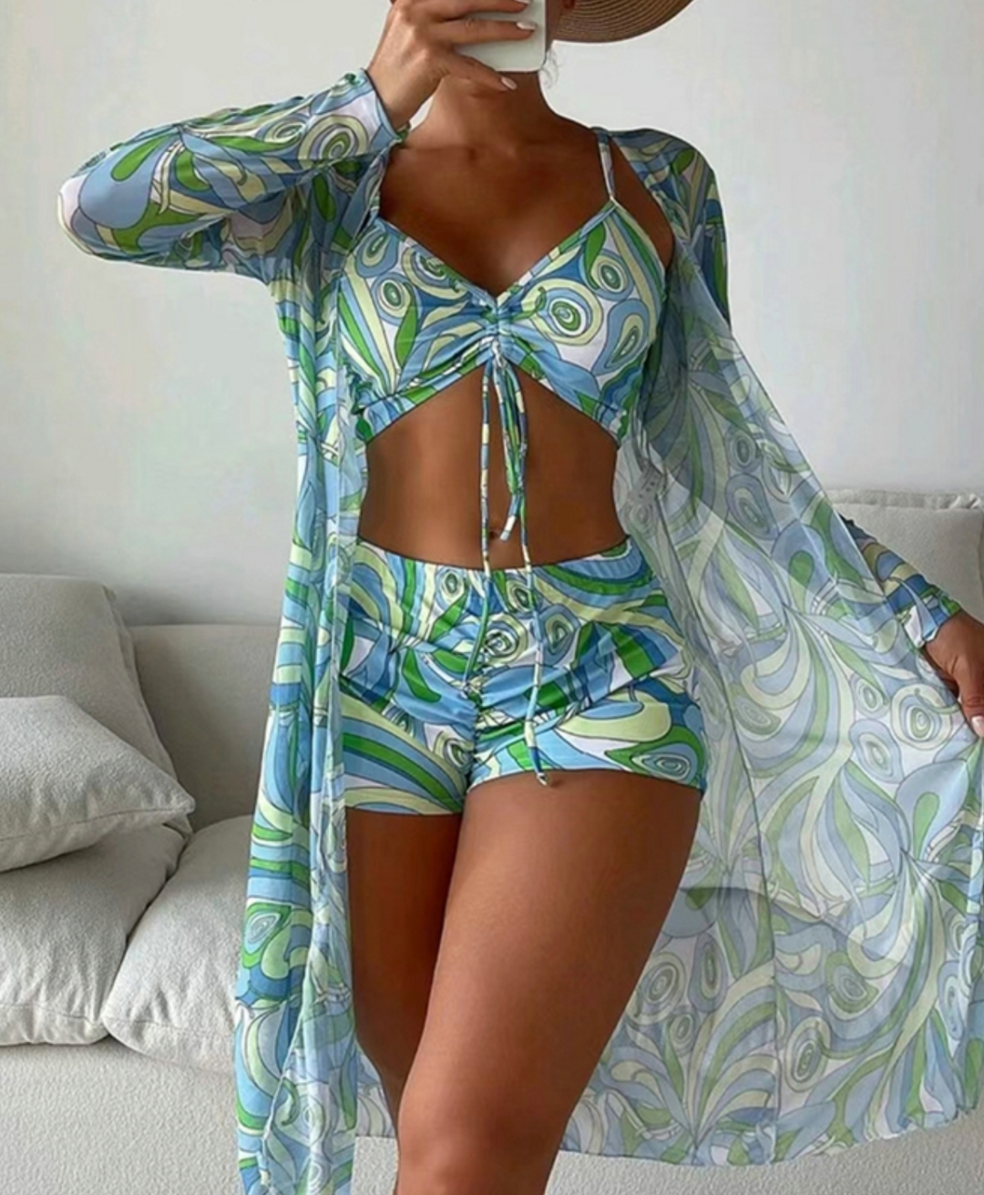 Farbenfrohes, dreiteiliges Damen Bikini Set, verstellbar, ideal für Strand & Pool. Sommer Bademode.