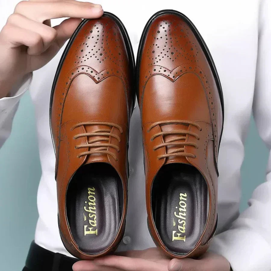 Elegante Herren-Anzugschuhe aus Leder, perfekt als formelle Abendschuhe oder für den Business-Look.