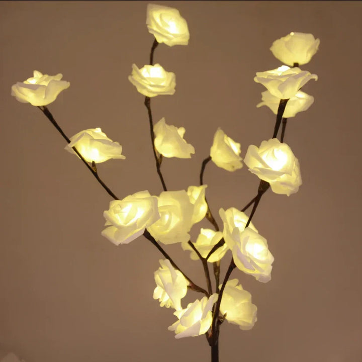 Zauberhaftes Ambiente mit LumaBranches: Dekorative LED-Äste als Highlight Ihrer Einrichtung.