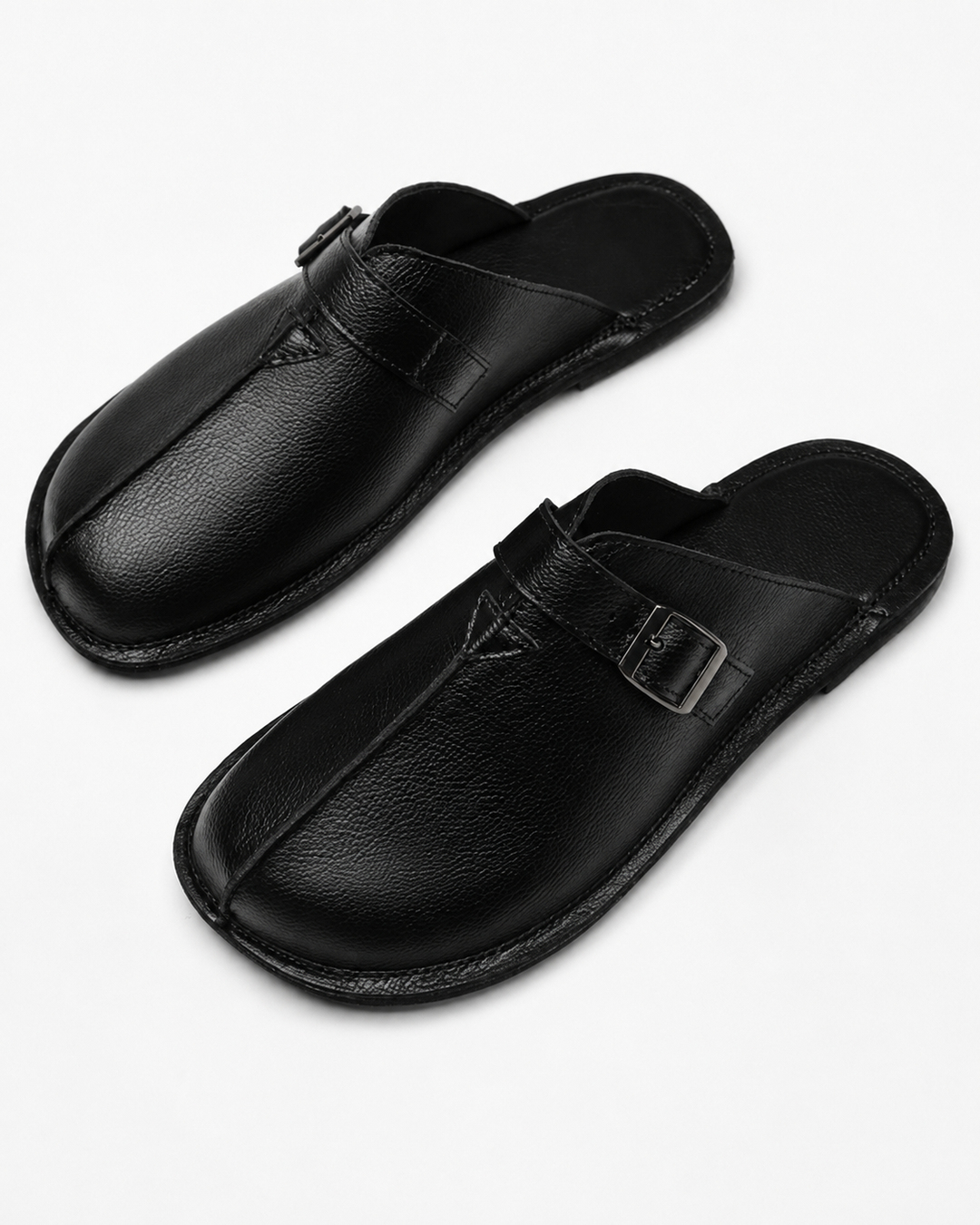 Leichte Slip-on Herren Halbsandalen für den Sommer. Bieten hohen Komfort für Urlaub, Reisen & Alltag.