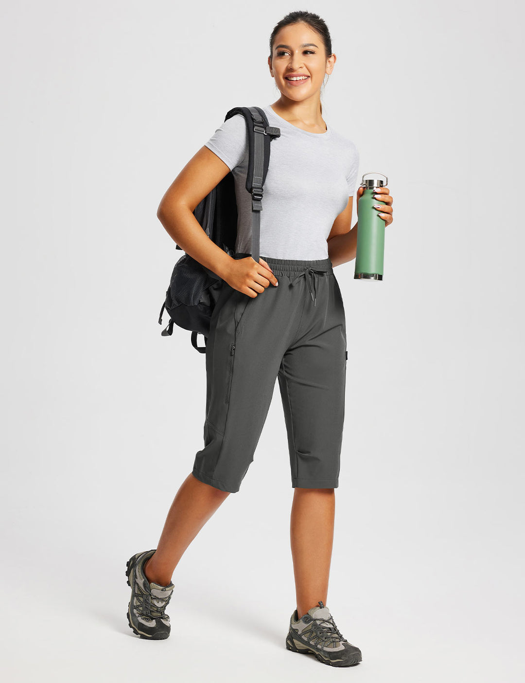 Damen Freizeit-Capris, strapazierfähig und komfortabel, mit praktischen Zip-Taschen.