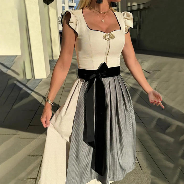 Festliches Damen Dirndl Trachtenkleid für Oktoberfest & Kulturveranstaltungen, traditionell und schick.