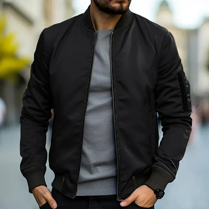Vielseitige Herren Übergangsjacke. Leichte Bomberjacke für Männer, atmungsaktiv & perfekt für den Alltag.