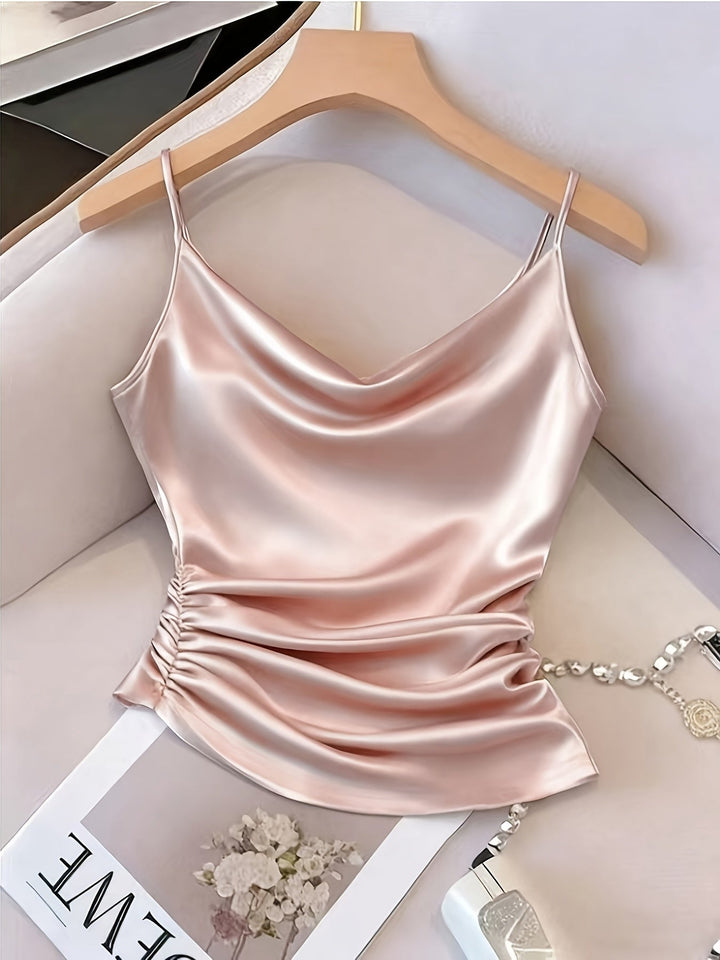Feminines Camisole in Schwarz mit Wasserfallausschnitt. Perfektes Abend-Top für besondere Anlässe.