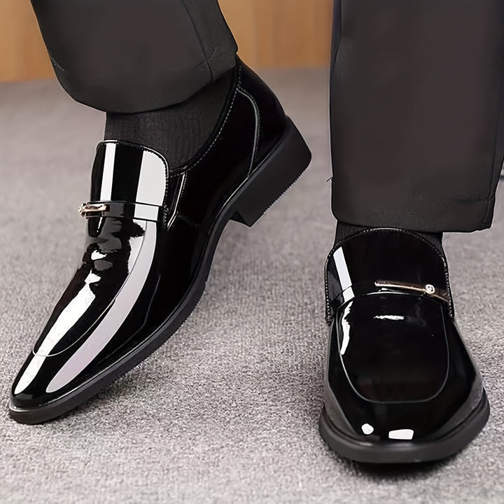 Herren Business Slipper, klassische Lackschuhe für Büro & festliche Anlässe. Elegant & glänzend.