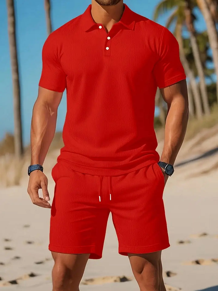 Lässiges Herren Freizeitoutfit, atmungsaktives T-Shirt & Shorts für den Sommer.