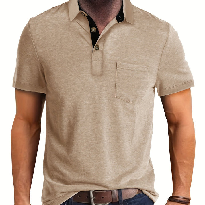 Stilvolles Herren Poloshirt mit Brusttasche. Ideal für den modernen Mann; vielseitig für Frühling & Sommer.