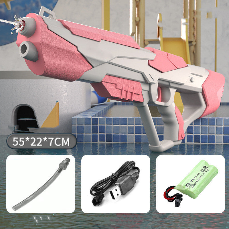 Kinder & Erwachsene im Wasserkampf mit der rosa USB-Wasserpistole; Sommerspaß garantiert.