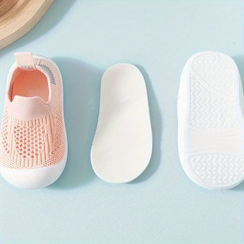 Einfaches Anziehen: Slip-on Kinder Barfußschuhe StepEase. Flexible Sneaker für natürliche Bewegung, leicht & bequem.