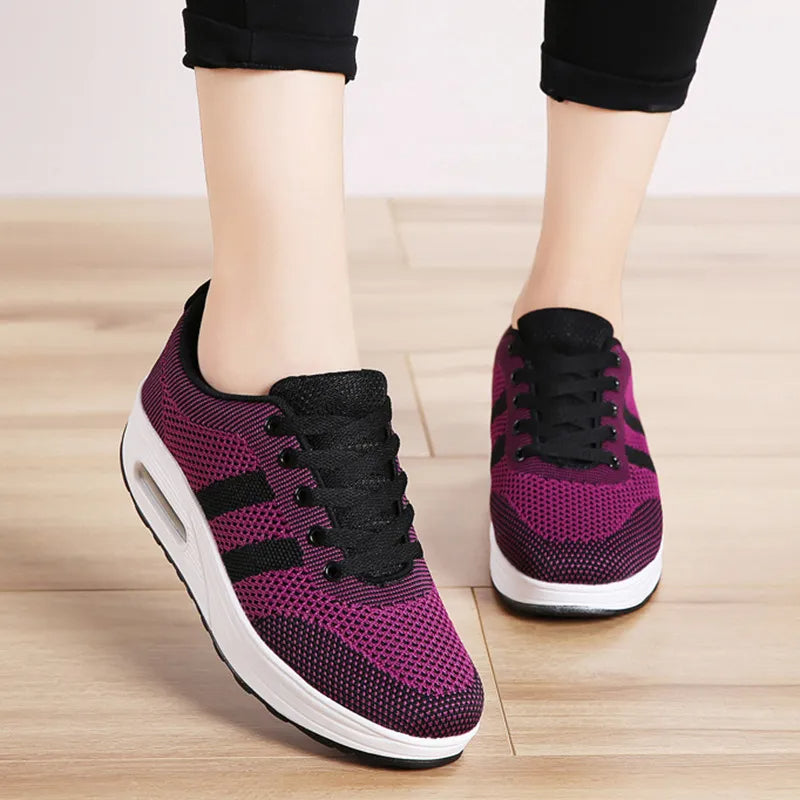 Unterstützende Damen Komfortschuhe mit optimaler Dämpfung, ideal für ermüdungsfreies Gehen.