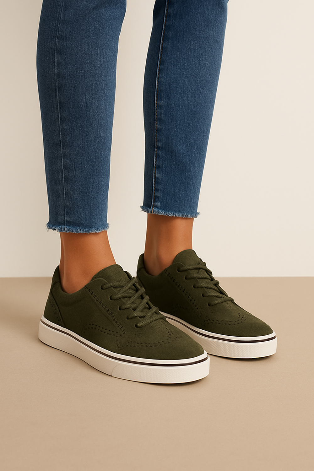 Bequeme Damenschuhe: Atmungsaktive Damen Sneaker mit Schnürsenkeln, ideal für Freizeit & lange Spaziergänge.