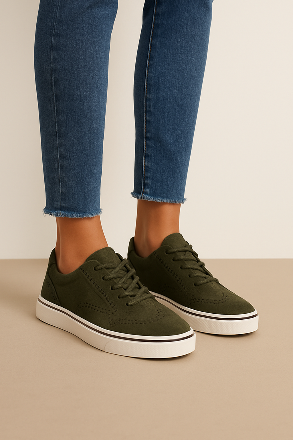 Bequeme Damenschuhe: Atmungsaktive Damen Sneaker mit Schnürsenkeln, ideal für Freizeit & lange Spaziergänge.