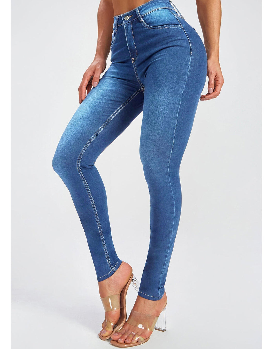 Detail der Damen Skinny Jeans High Waist Stretch: seitlicher Reißverschluss an der Hüfte, schmal geschnitten.