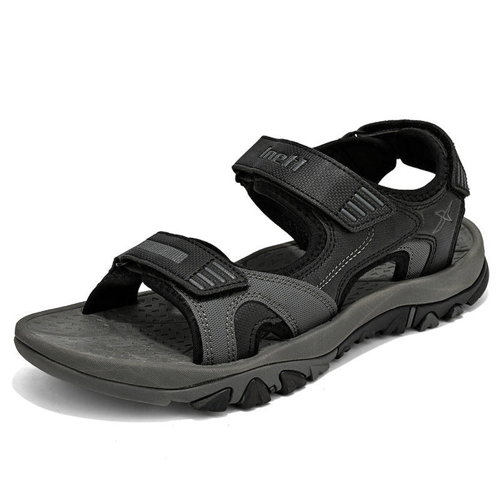 Detailansicht: Verstellbare Klettverschlüsse der Unisex Sandalen, bieten individuellen Halt und angenehmen Komfort.