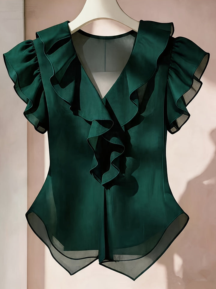 Feminine Damenbluse mit V-Ausschnitt und Rüschen. Für einen stilvollen Sommer.