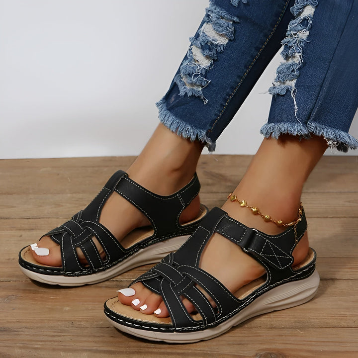 Orthopädische Damensandalen: stilvoll, bequem, mit Fußgewölbestütze für optimale Fußgesundheit.