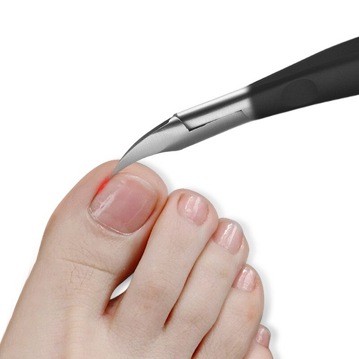Ergonomischer NovaClip Nagelknipper mit scharfer Edelstahlklinge für einfache, präzise Nagelpflege.