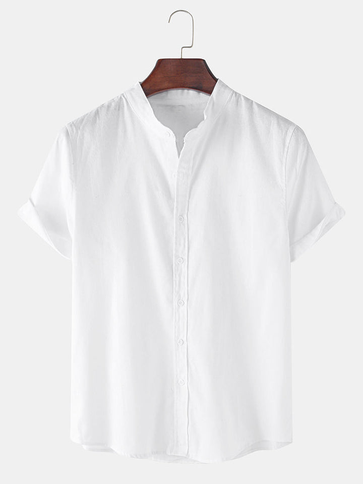 Beiges Herren Set: lockeres Sommerhemd & passende Hose, ein stylischer Zweiteiler für Freizeit und Strand.