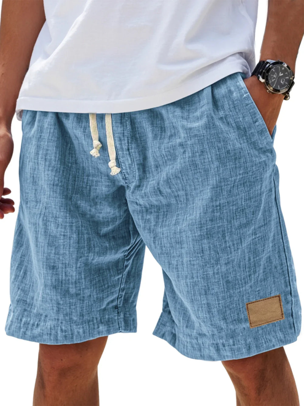 Bequeme Herren Relaxed Fit Shorts aus leichtem Stoff, perfekt für warme Sommertage und entspannte Freizeitaktivitäten.