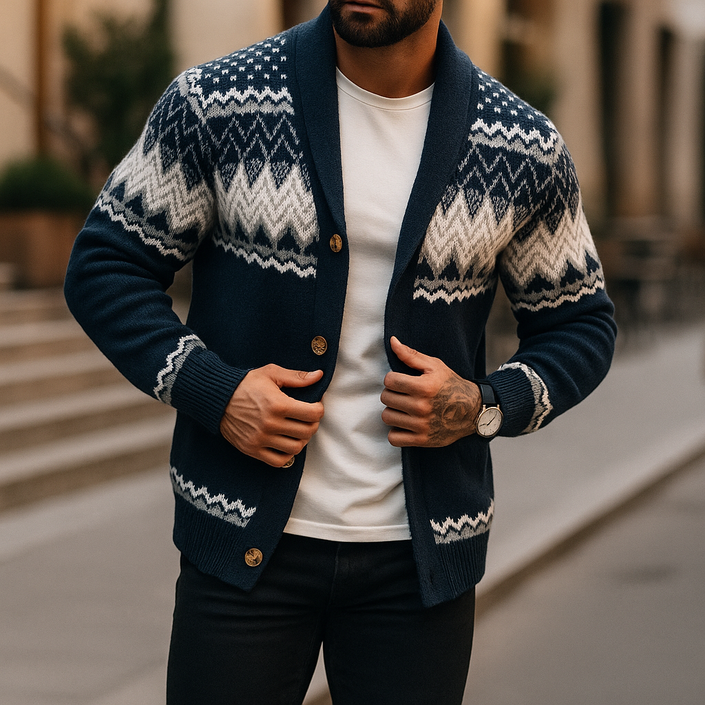 Nahaufnahme des Musterstricks einer Herren Strickjacke. Dicker, warmer Strick für komfortable Wintertage.