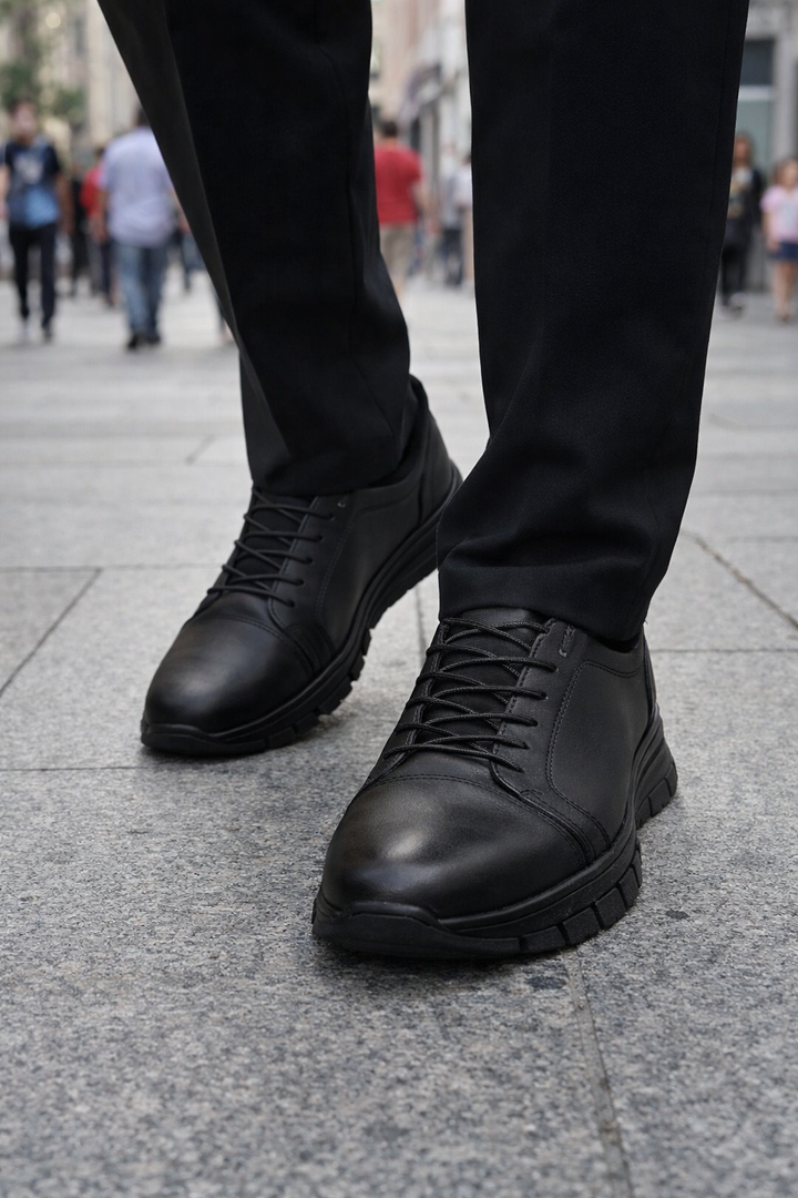 Elegante schwarze Herren-Schnürschuhe für Business & formelle Anlässe, klassischer Stil und Komfort.