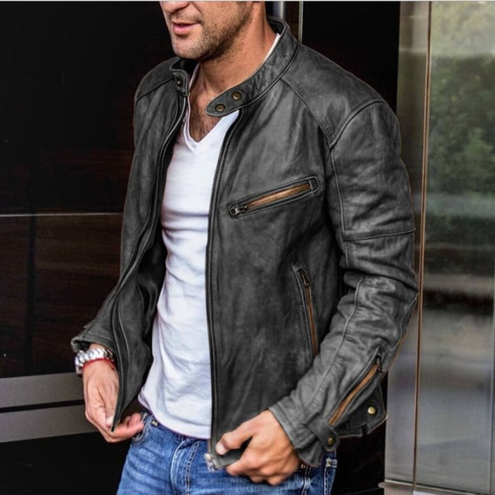 Braune Herren-Lederjacke Leandro, wetterfest beschichtet, ideal als Übergangsjacke für stilvolle Outdoor-Looks.