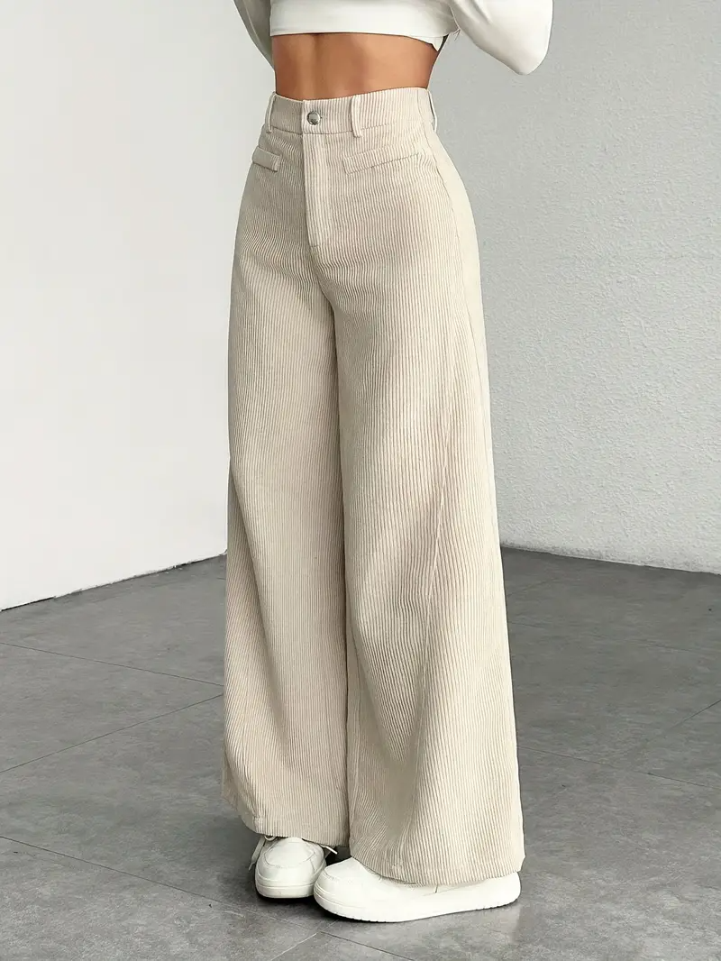 Elegante Damenhose mit hoher Taille & weitem Bein. Stilvolle Business Casual Hose für Herbst- und Wintermode.