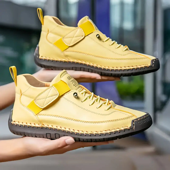 Bequeme Damen Orthopädie Sneaker mit idealer Dämpfung, speziell für breite Füße konzipiert.