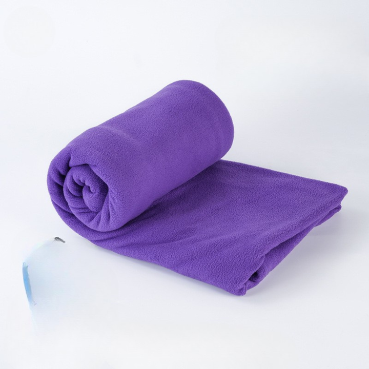 Schlafsack-Innensack im Zelt, bietet Extra-Wärme & schützt den Haupt-Schlafsack vor Schmutz.
