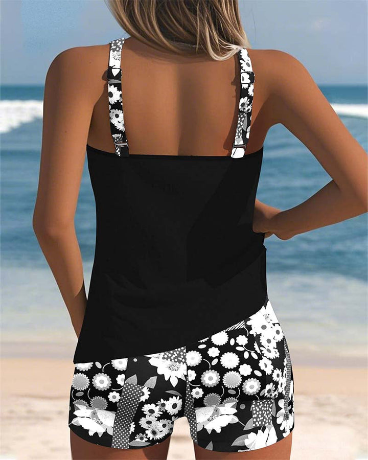 Sommerlicher Damen Bikini mit hohem Schnitt, figurfreundlich, Bademode für entspannte Urlaubstage.