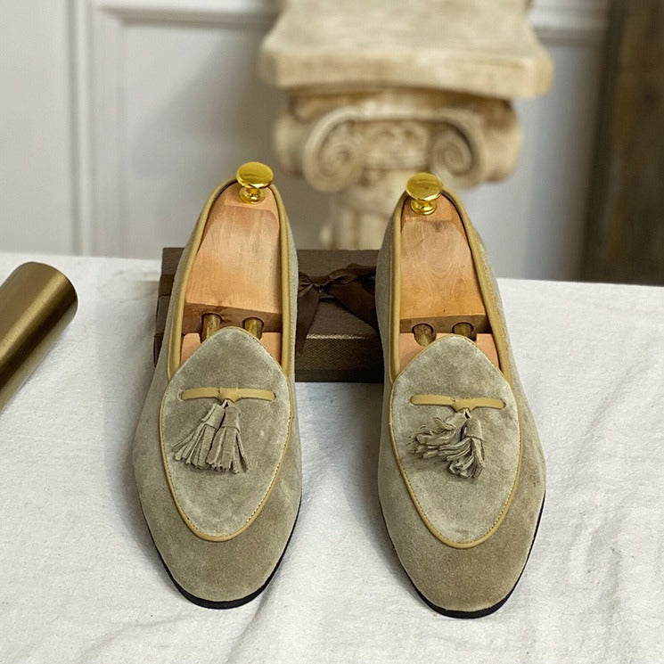 Glänzende Herren Lederloafer mit Quasten, formelle und legere Slip-On Schuhe.